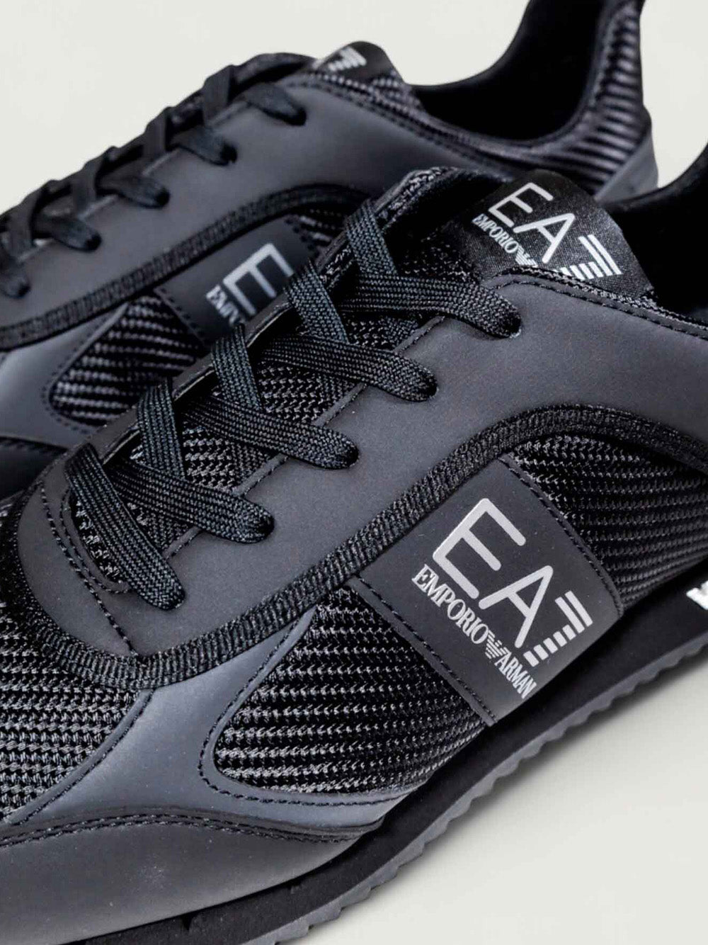 EA7 Sneakers Uomo - Nero modello 7X000337AF18613