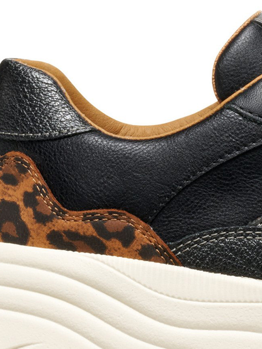 GEOX Sneakers Donna - Nero modello D36UFE 5485