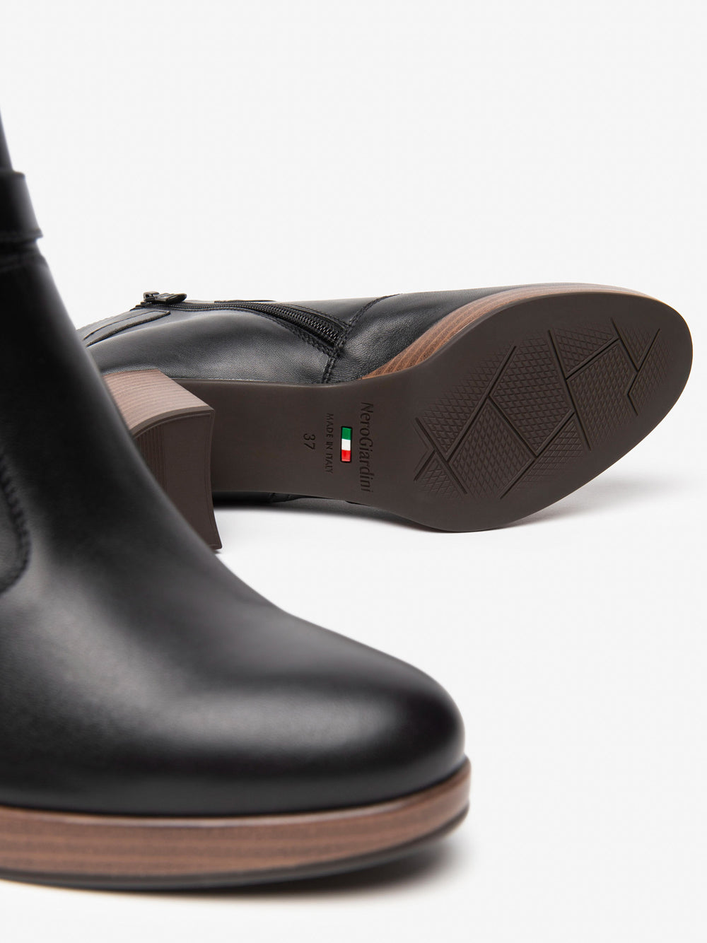 NERO GIARDINI Stivaletti con tacco Donna - Nero modello I513820D