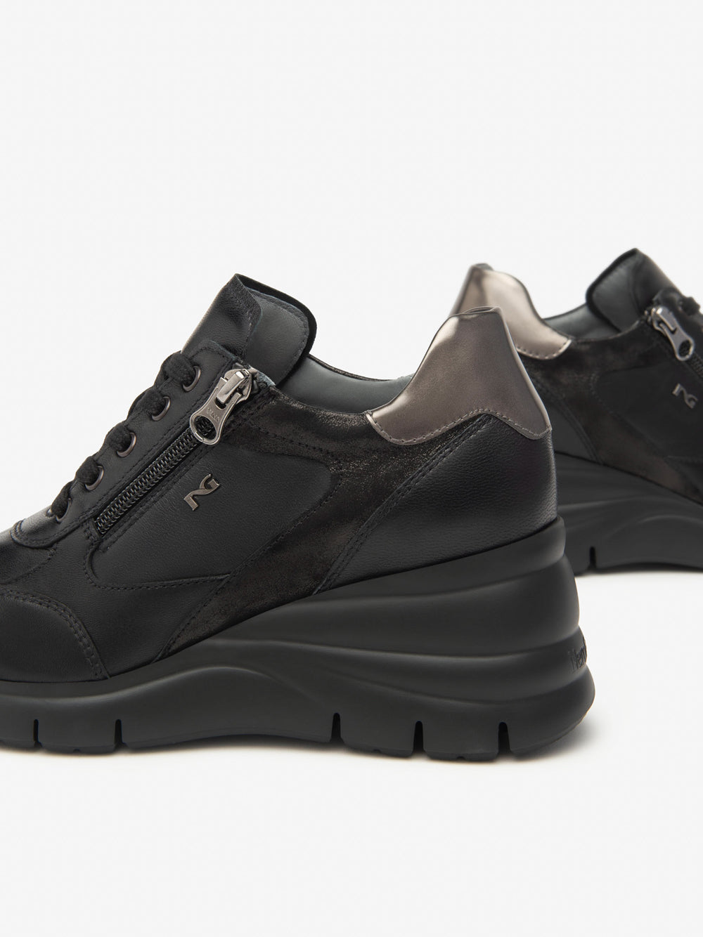 NERO GIARDINI Sneakers con zeppa Donna - Nero modello I514120D