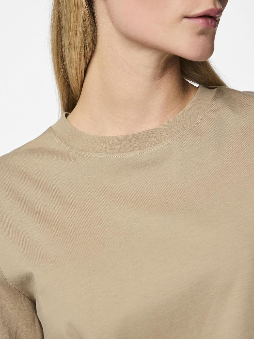 PIECES T-shirt Donna - Marrone modello 17140802