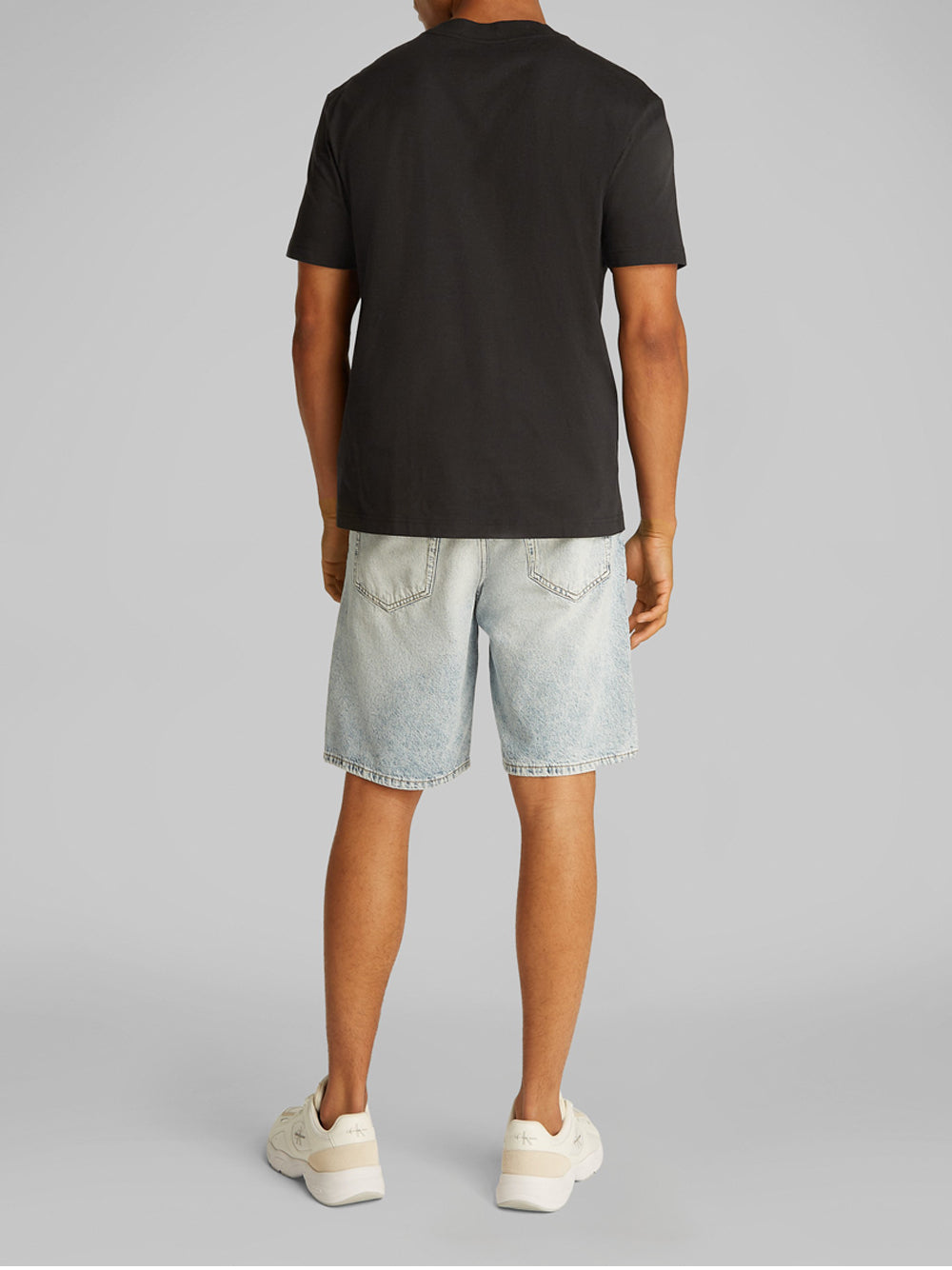 CALVIN KLEIN T-shirt Uomo - Nero modello J30J327471
