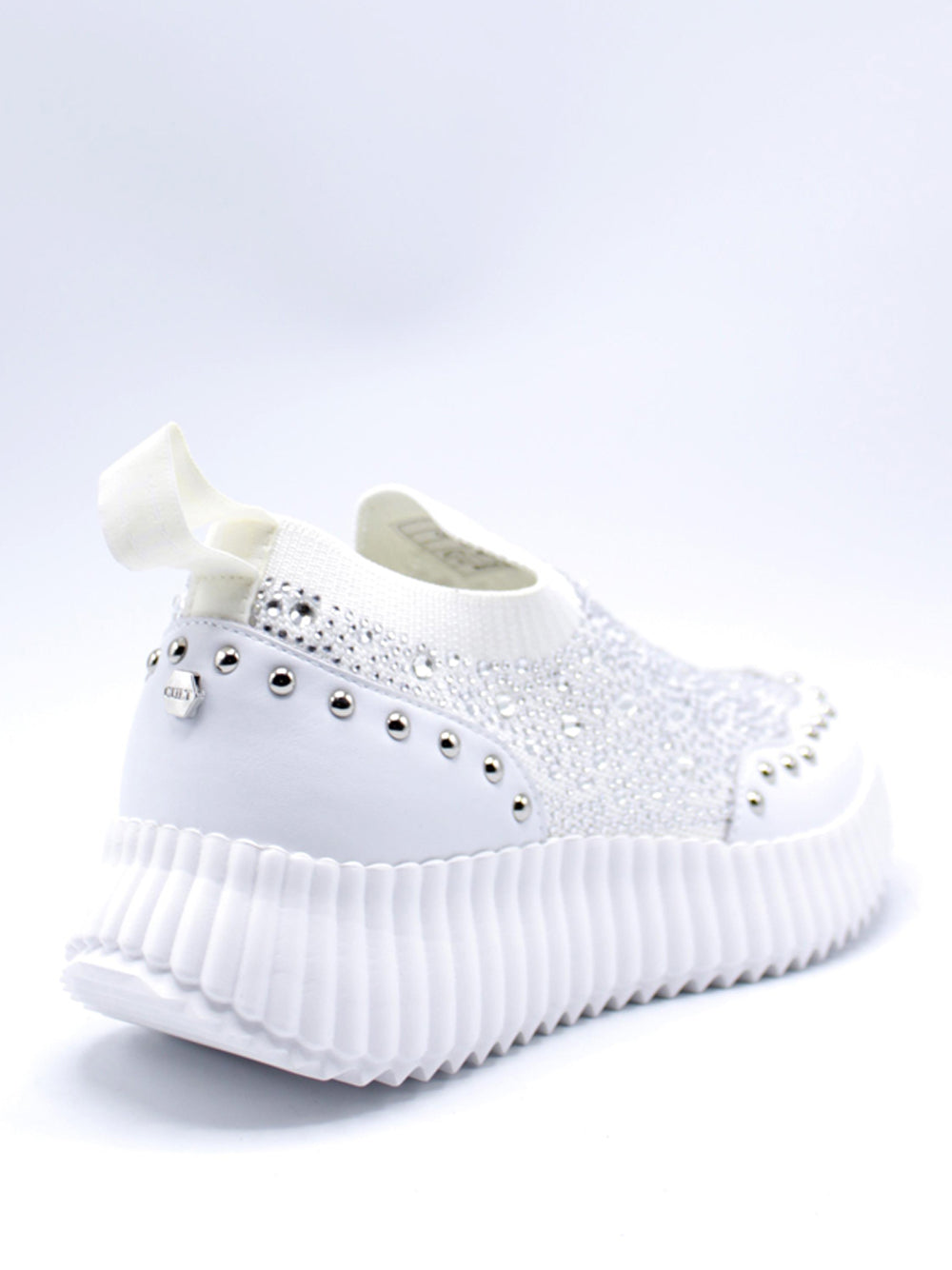 CULT Sneakers con borchie Donna - Bianco modello CLW444901
