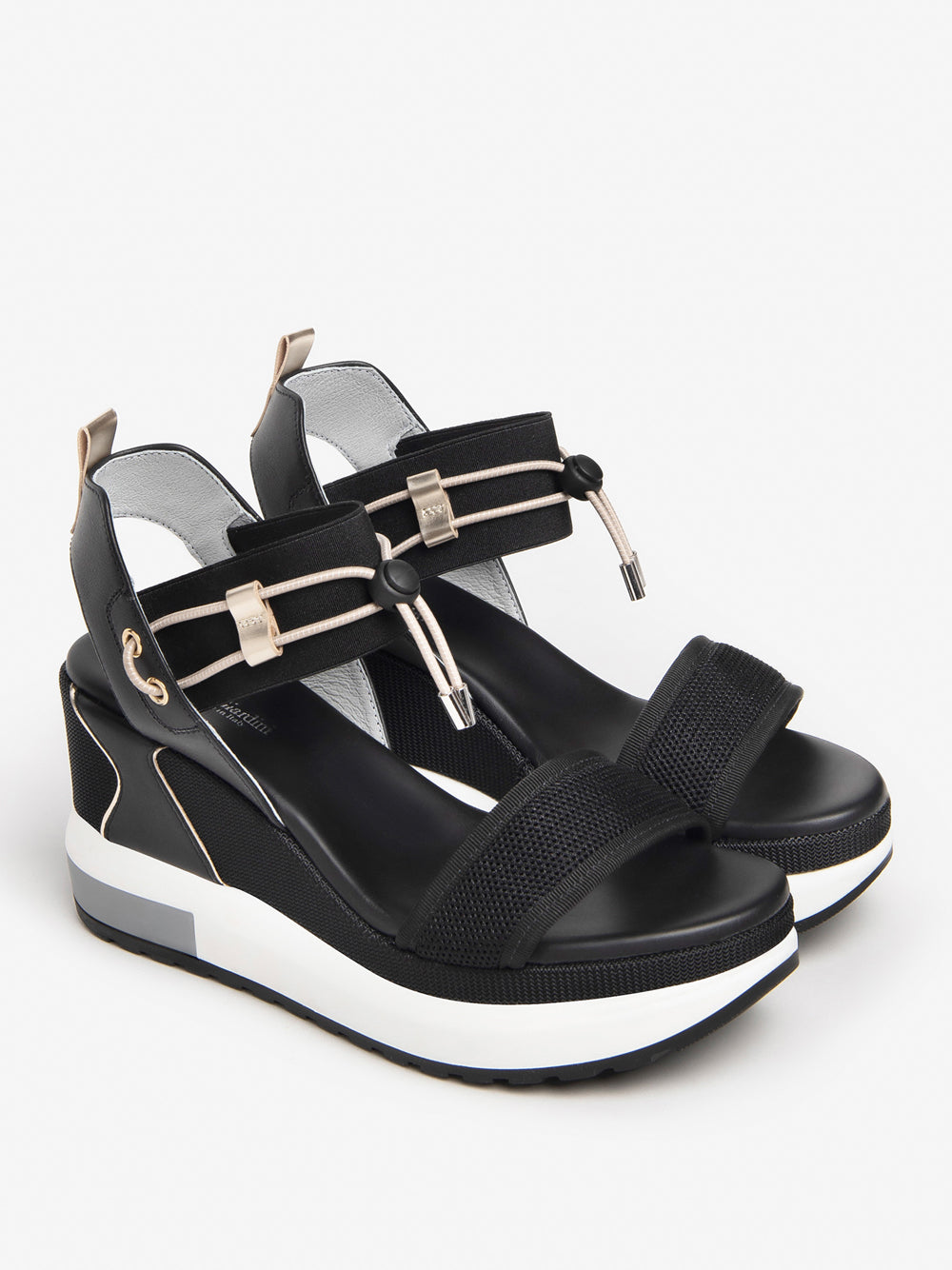 NERO GIARDINI Sandali con zeppa Donna - Nero modello E307753D