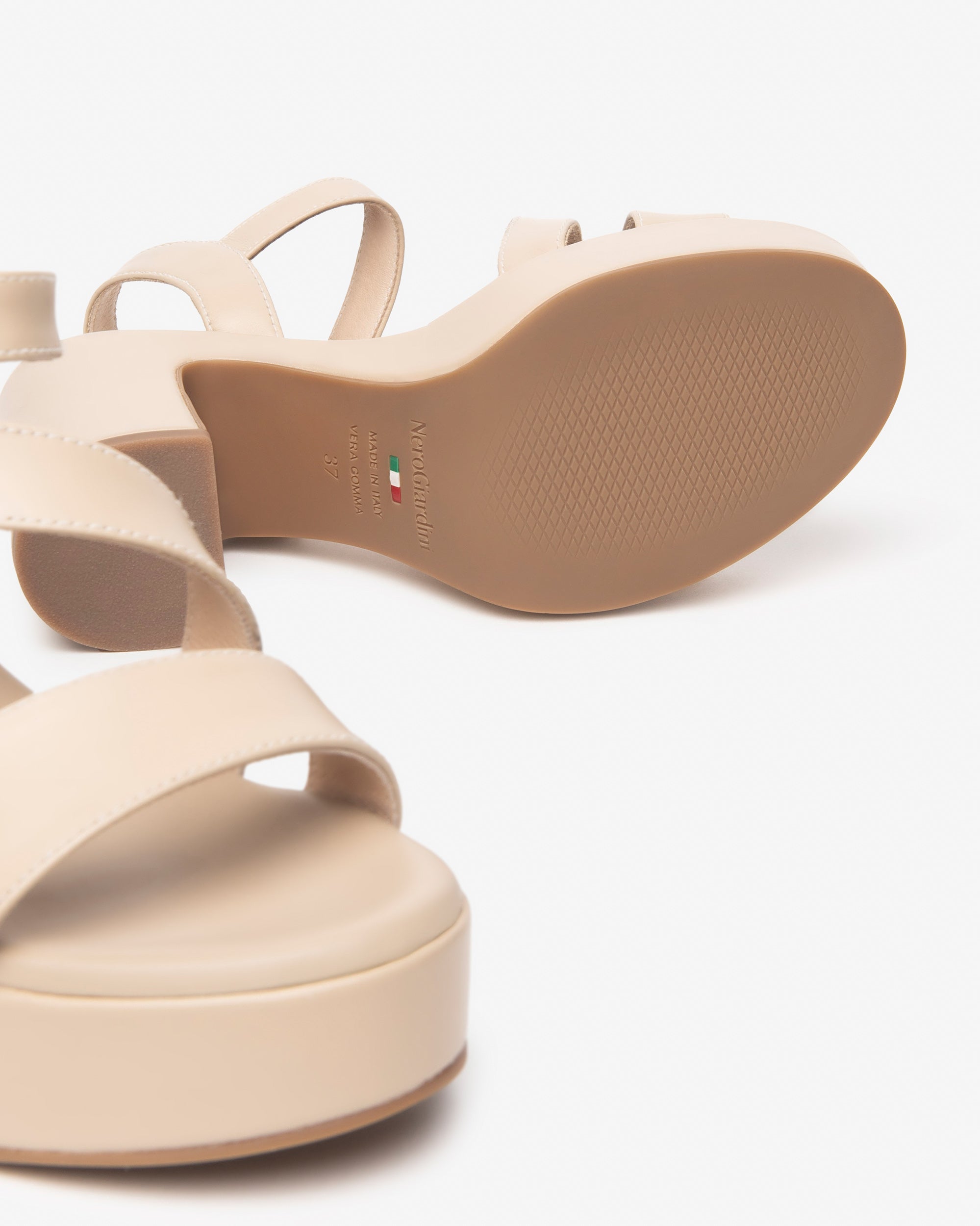 NERO GIARDINI Sandali con plateau Donna - Bianco modello E410400D