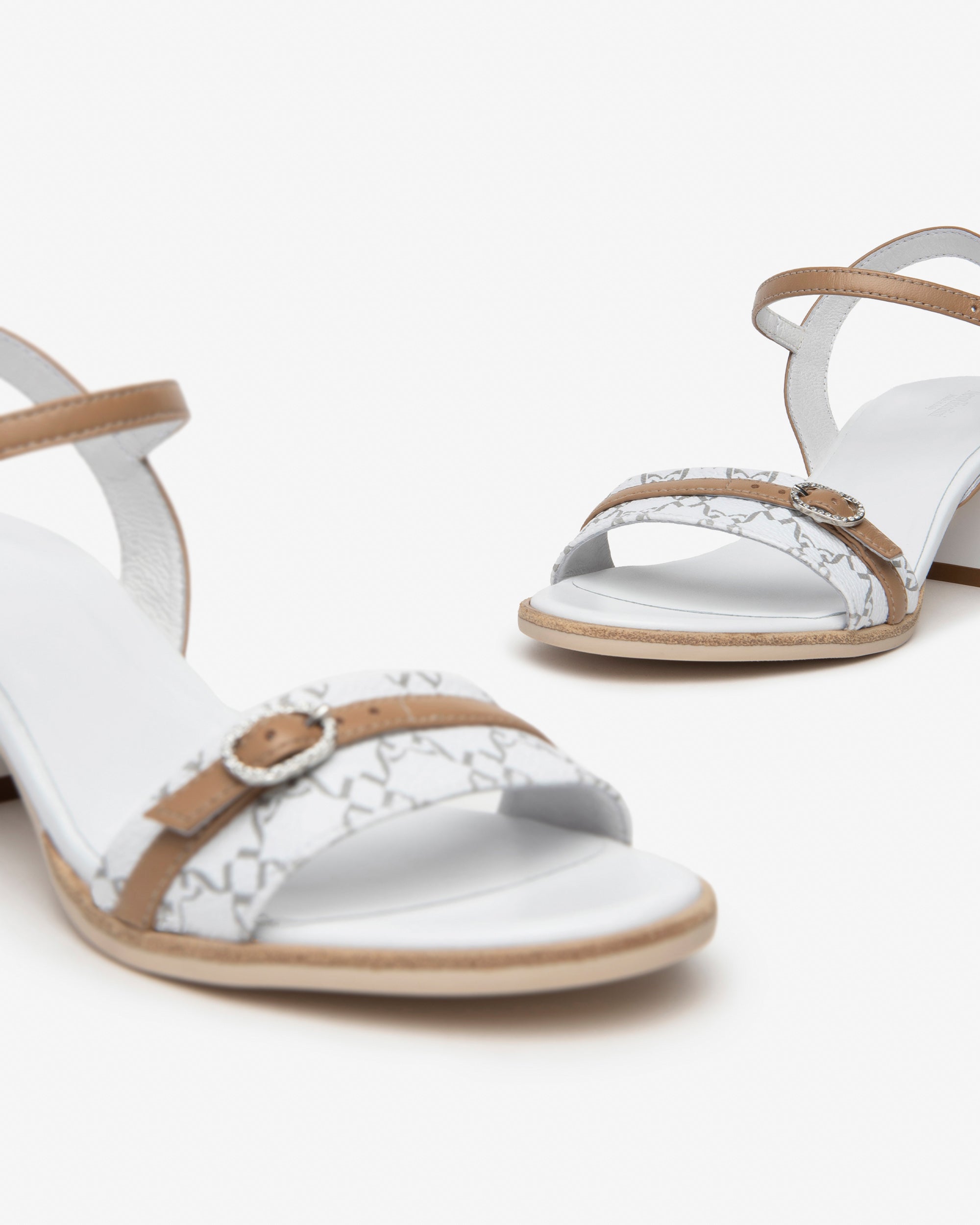 NERO GIARDINI Sandali con tacco Donna - Bianco modello E410430D