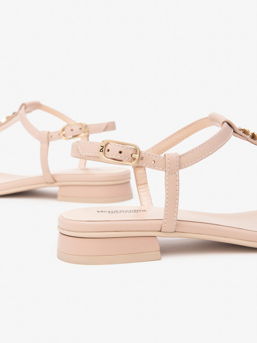 NERO GIARDINI Sandali infradito Donna - Beige modello E513271D