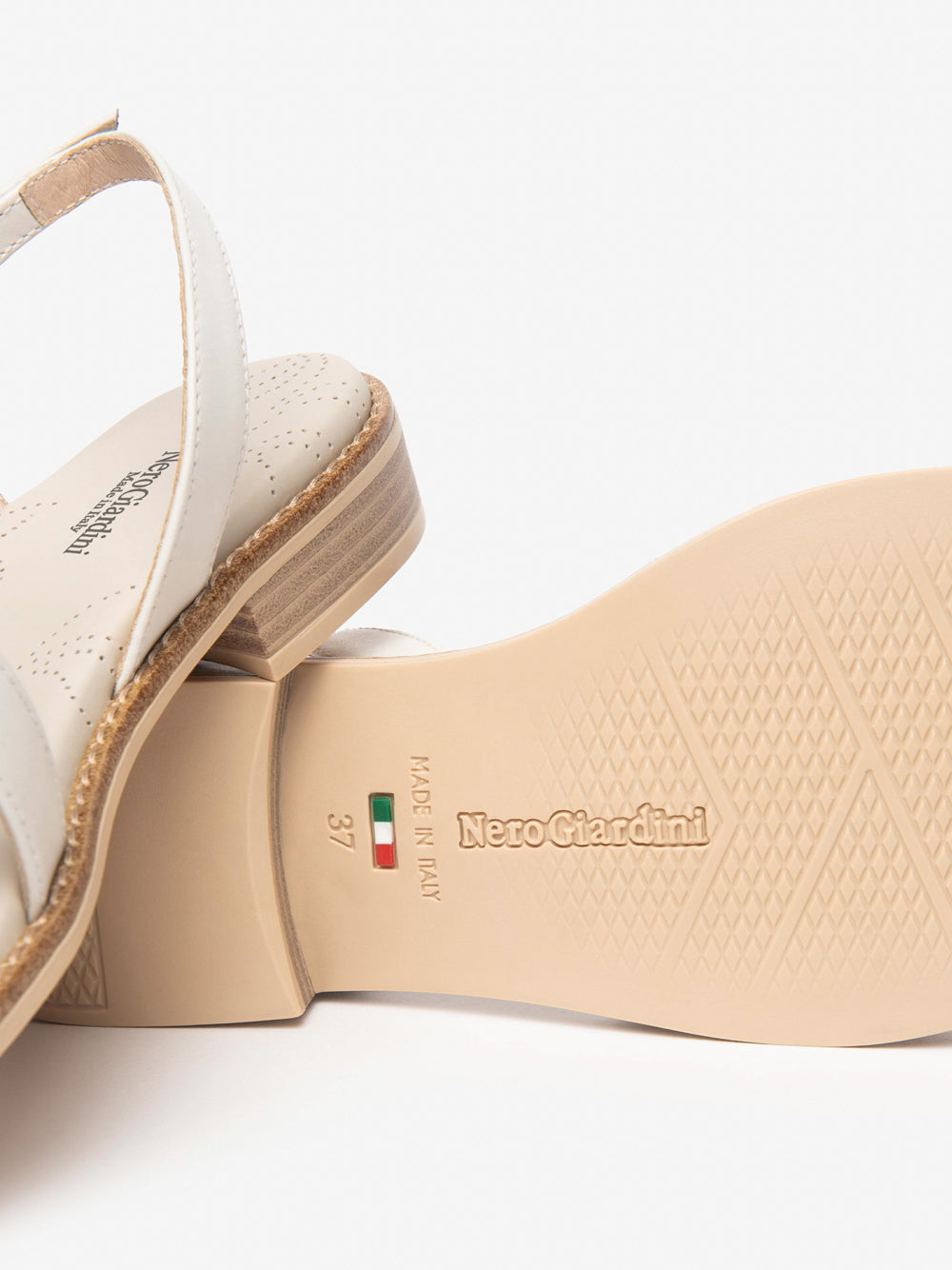 NERO GIARDINI Sandali Donna - Bianco modello E513418D