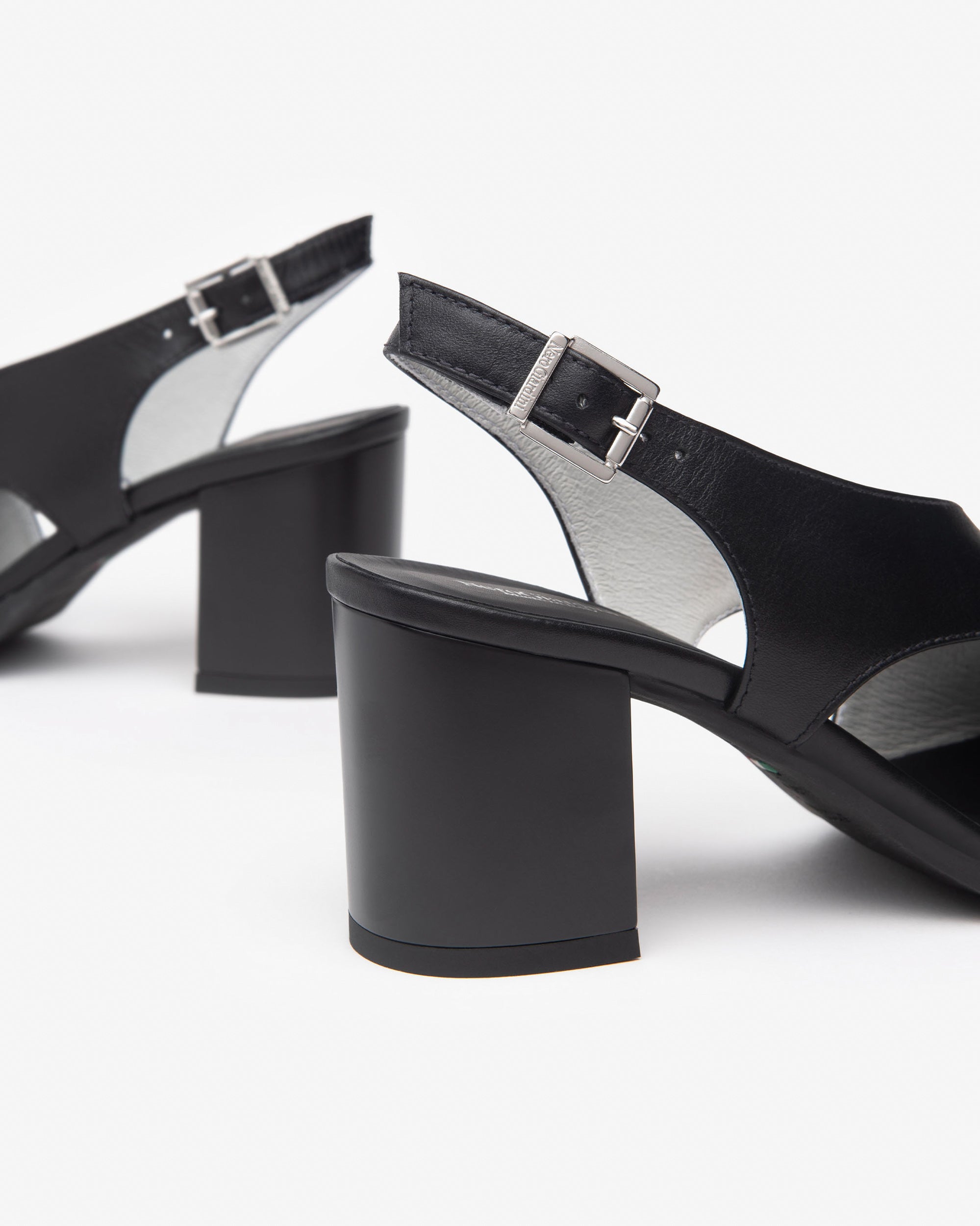 NERO GIARDINI Sandali con tacco Donna - Nero modello E513452D