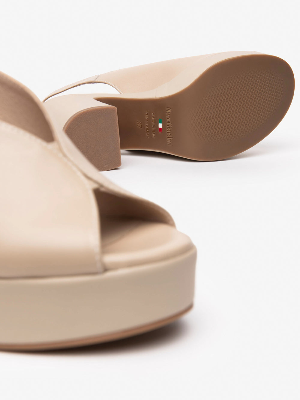 NERO GIARDINI Sandali con plateau Donna - Beige modello E513645D