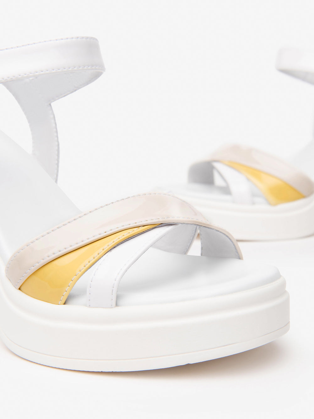 NERO GIARDINI Sandali con plateau Donna - Bianco modello E513662D