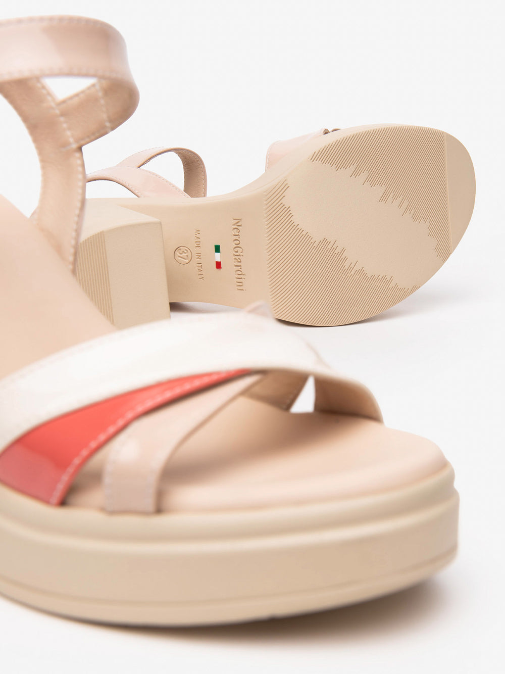 NERO GIARDINI Sandali con plateau Donna - Beige modello E513662D
