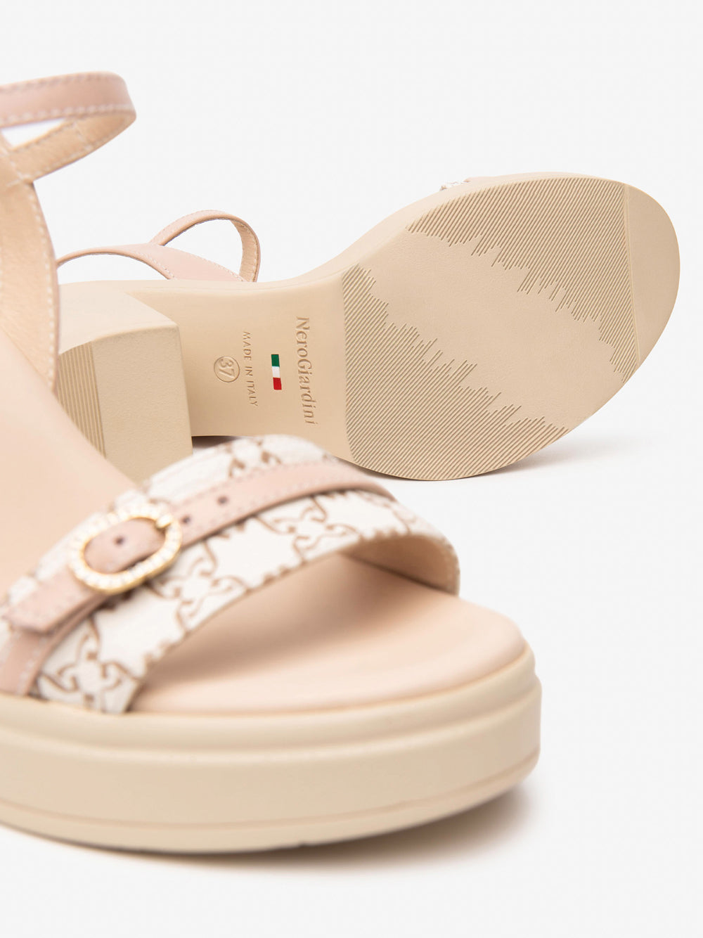 NERO GIARDINI Sandali con plateau Donna - Beige modello E513664D