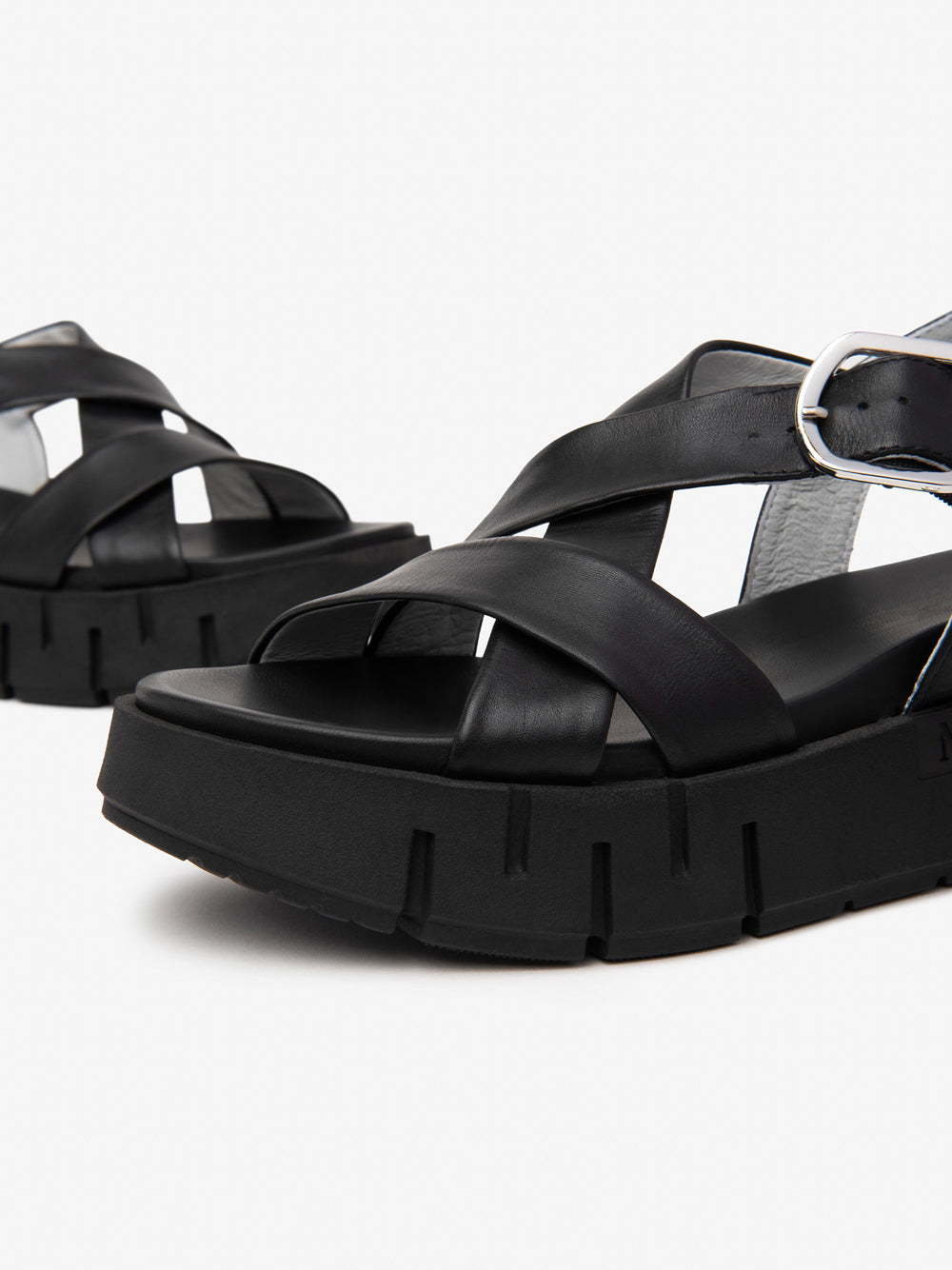 NERO GIARDINI Sandali platform Donna - Nero modello E513696D