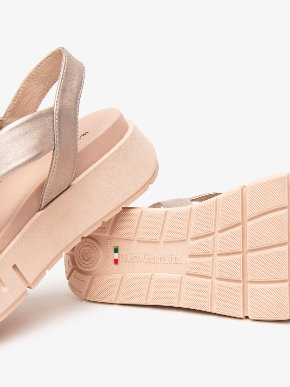 NERO GIARDINI Sandali platform Donna - Beige modello E513697D