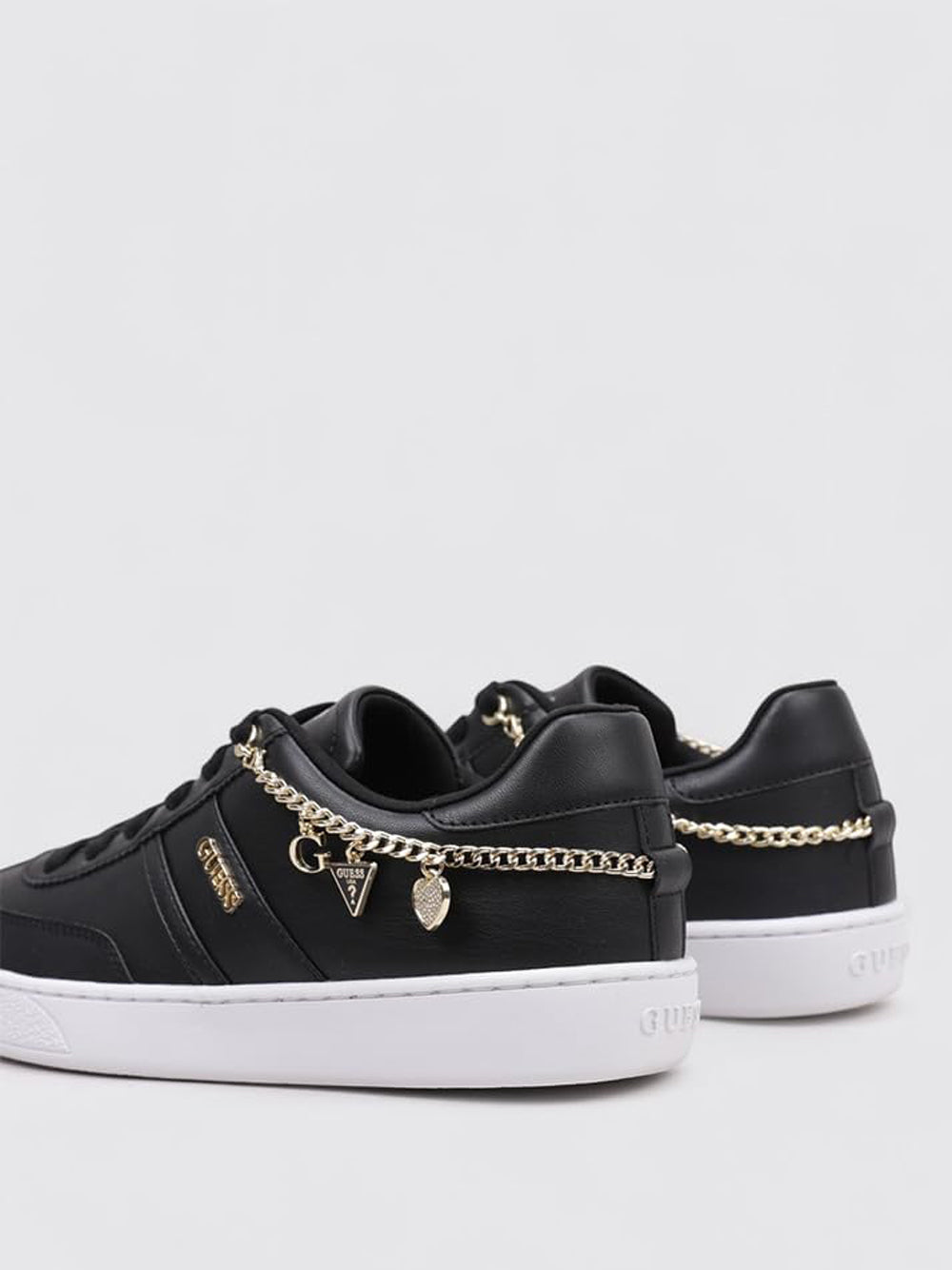 GUESS Sneakers Donna - Nero modello FLTNAOLEA12