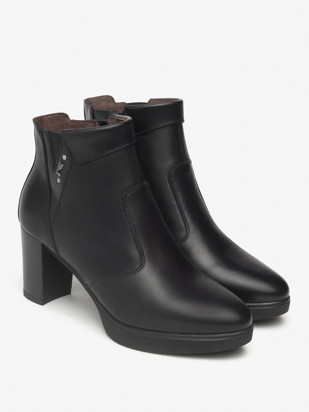 NERO GIARDINI Stivaletti con tacco Donna - Nero modello I513800D