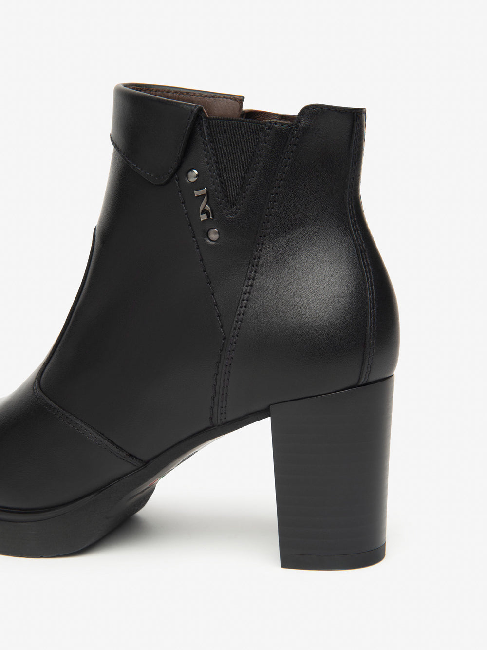 NERO GIARDINI Stivaletti con tacco Donna - Nero modello I513800D