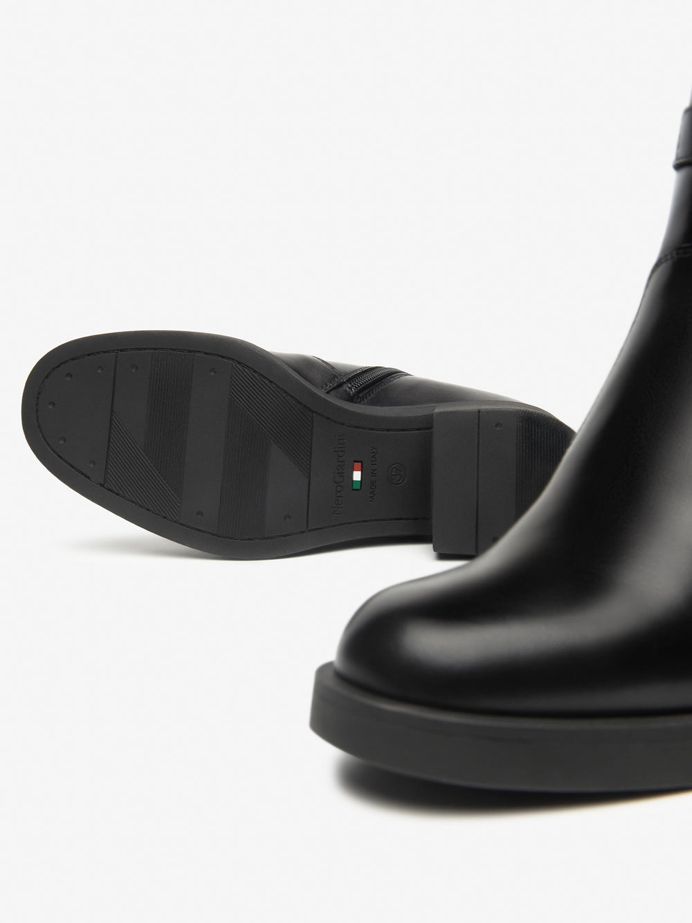 NERO GIARDINI Stivaletti con tacco Donna - Nero modello I513870D