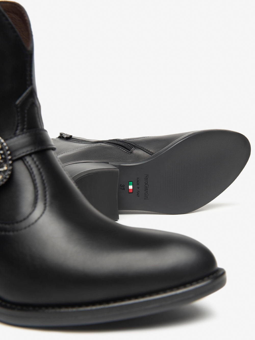 NERO GIARDINI Stivaletti con tacco Donna - Nero modello I513900D
