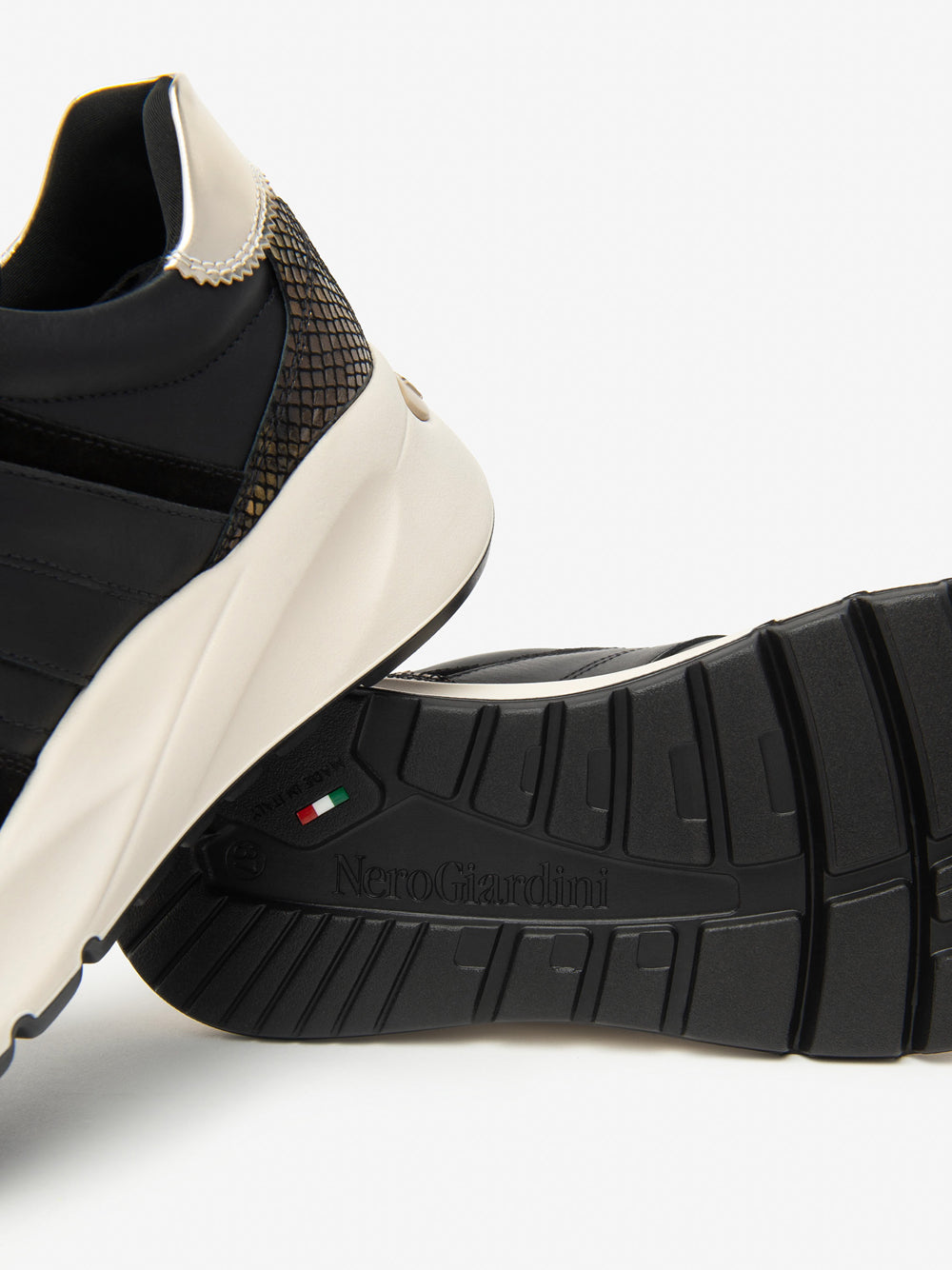 NERO GIARDINI Sneakers Donna - Nero modello I514065D