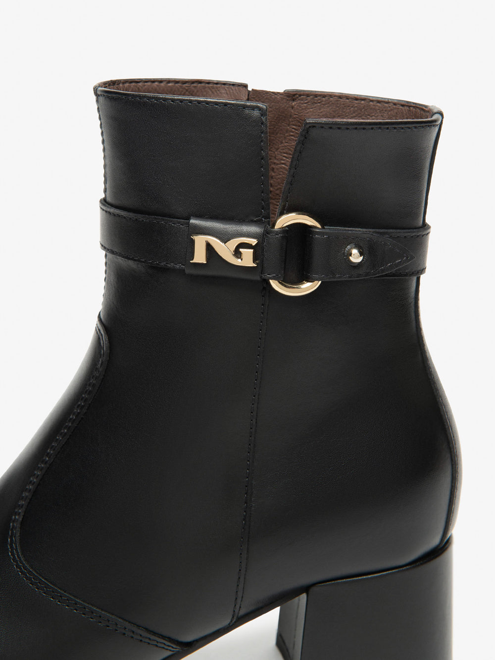NERO GIARDINI Stivaletti con tacco Donna - Nero modello I514330D