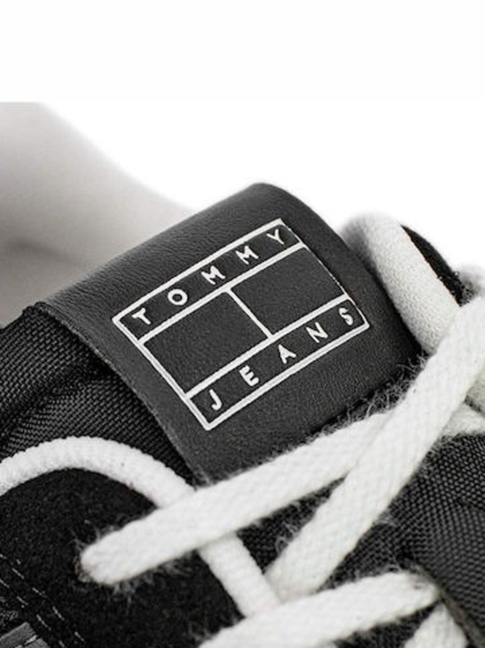 TOMMY HILFIGER Sneakers Uomo - Nero modello EM0EM01617