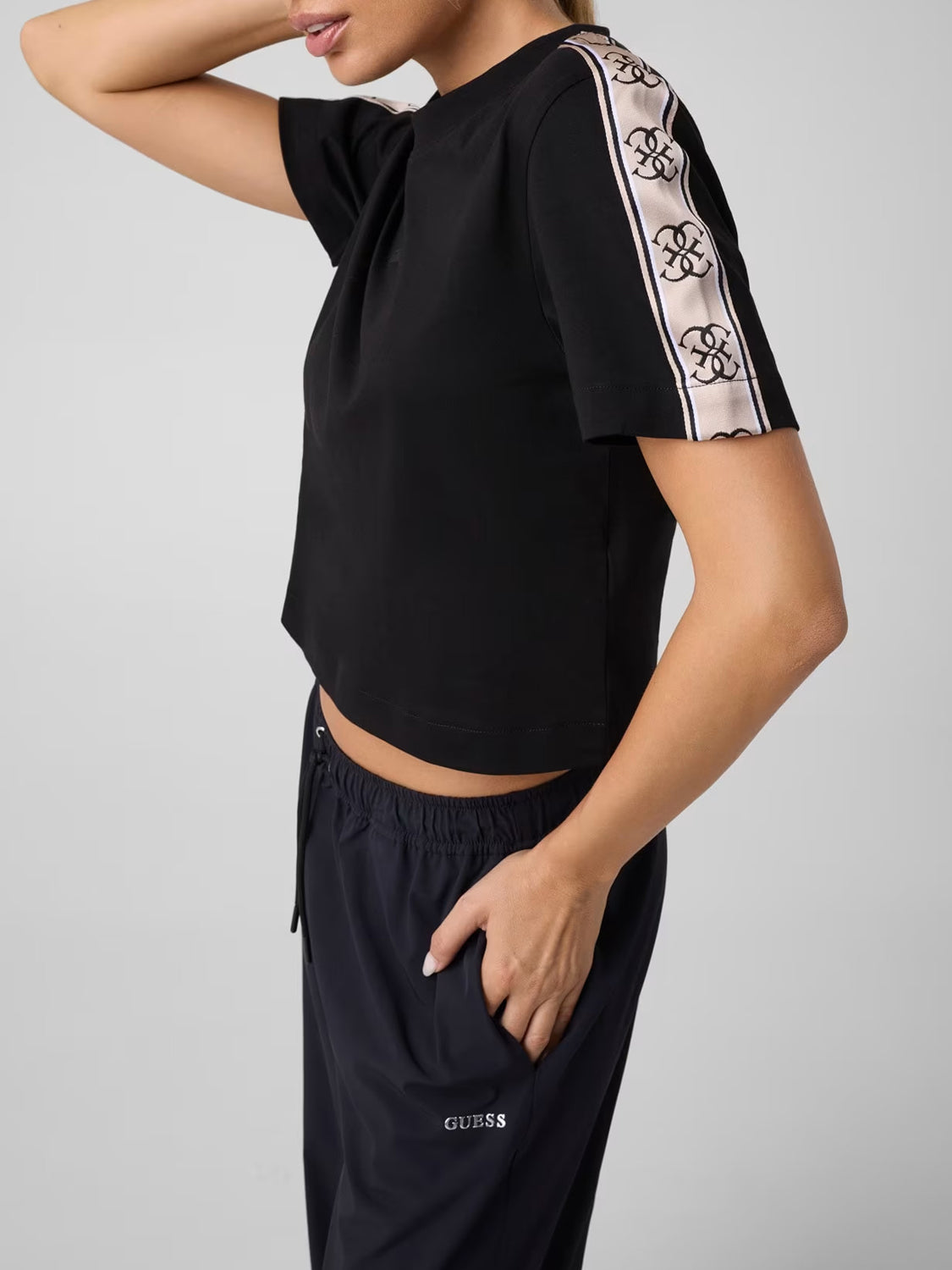 GUESS T-shirt Donna - Nero modello V3RI08 I3Z14