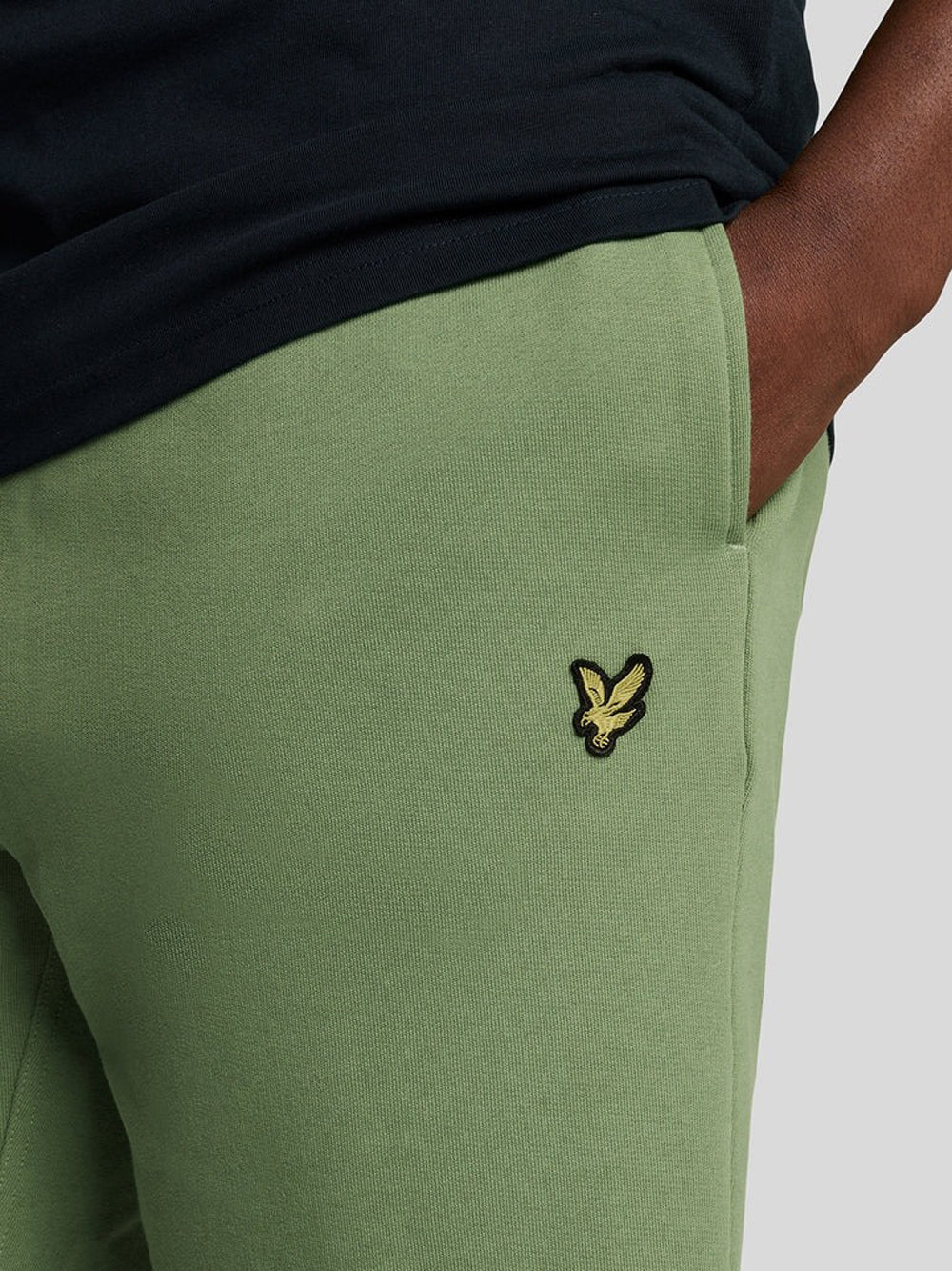 LYLE & SCOTT Shorts Uomo - Green Mercurial modello ML414VOG