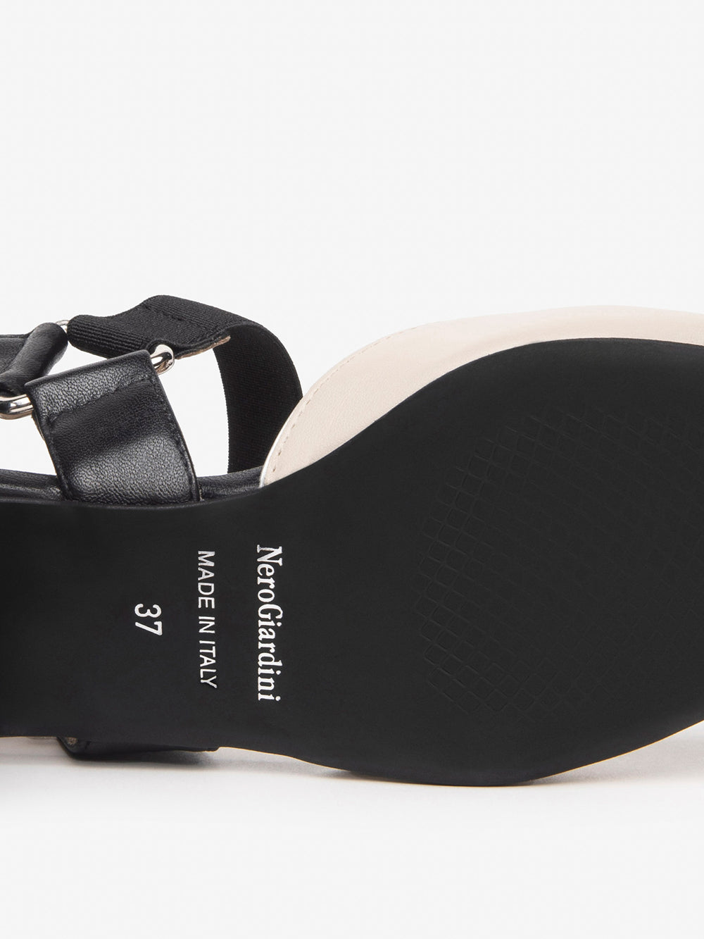 NERO GIARDINI Sandali Donna - Nero modello E409515D