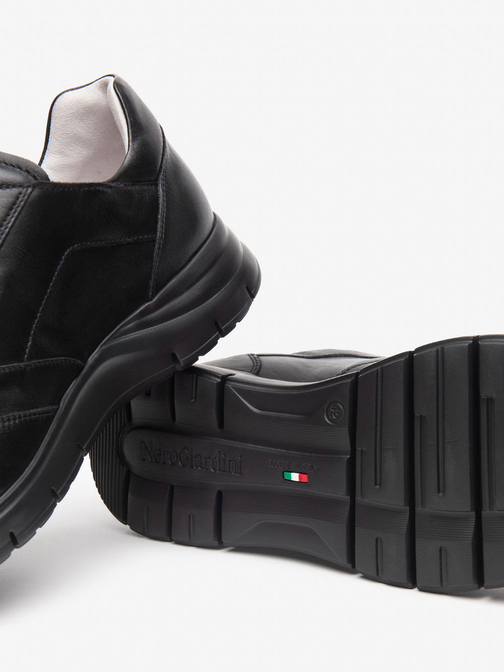 NERO GIARDINI Sneakers plantare estraibile Uomo - Nero modello E500630U