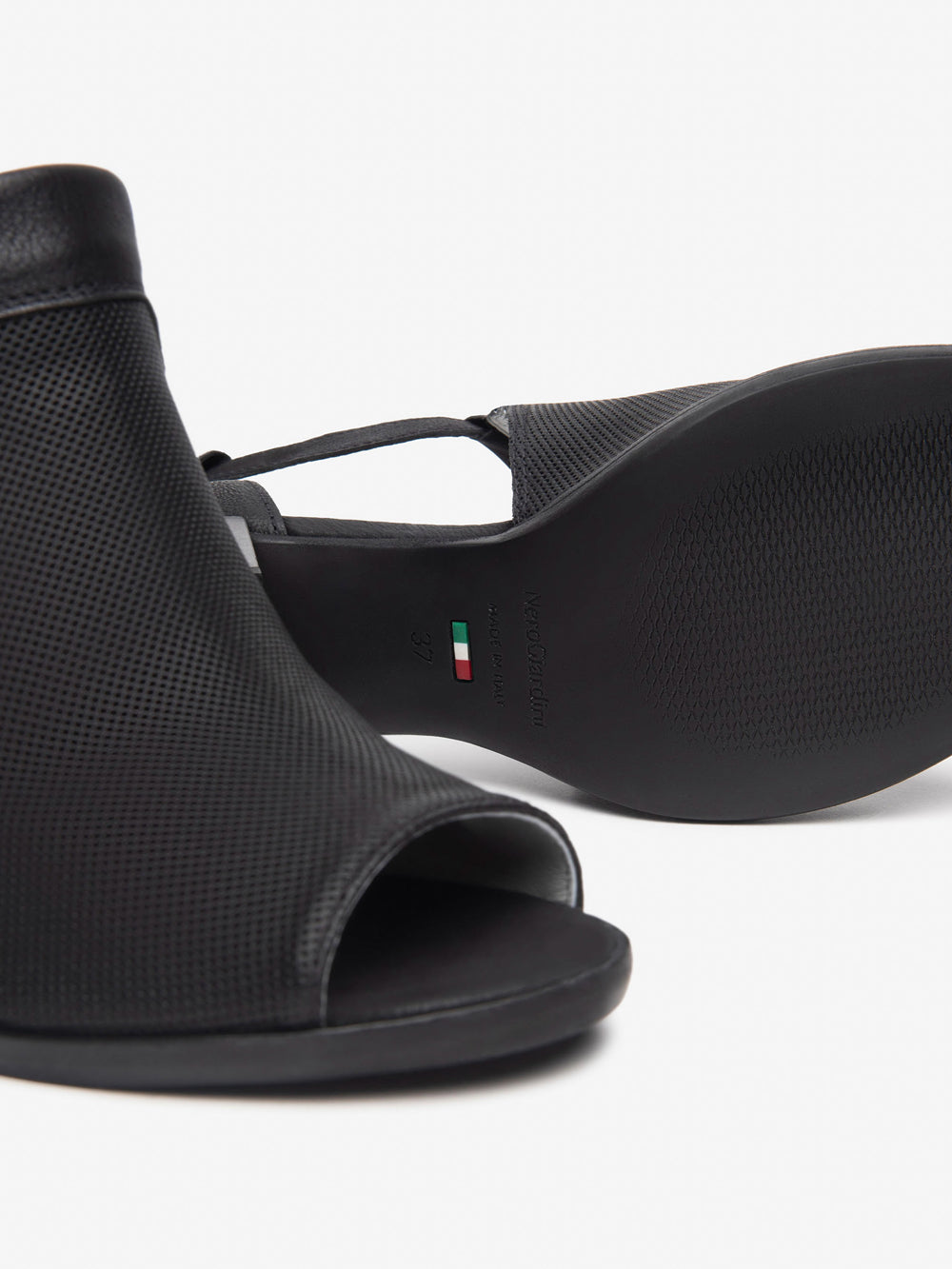 NERO GIARDINI Sandali con tacco Donna - Nero modello E512690D
