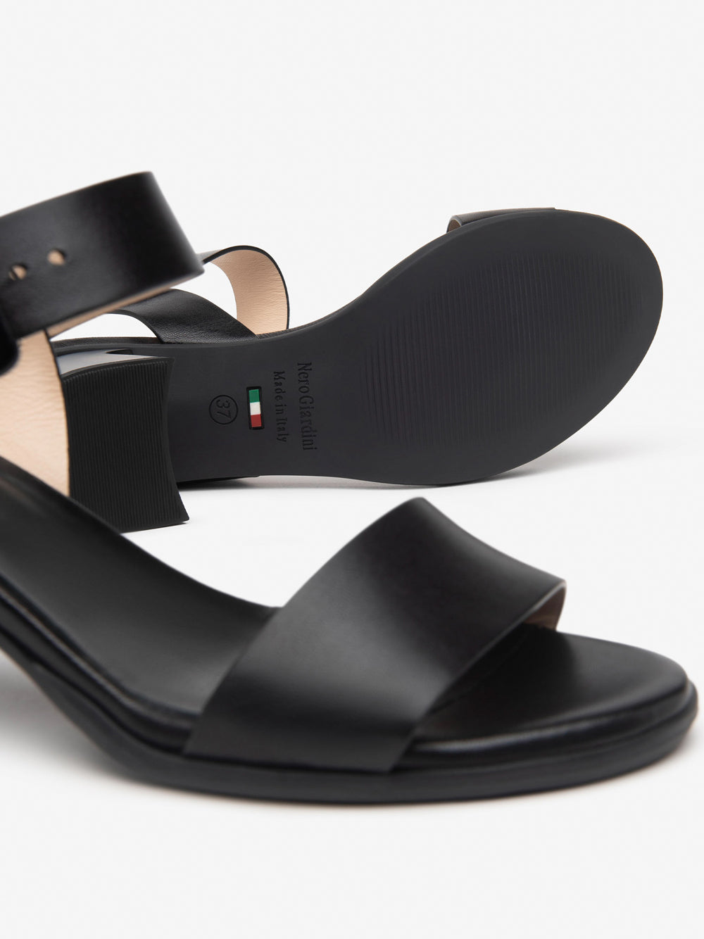 NERO GIARDINI Sandali con tacco Donna - Nero modello E513240D