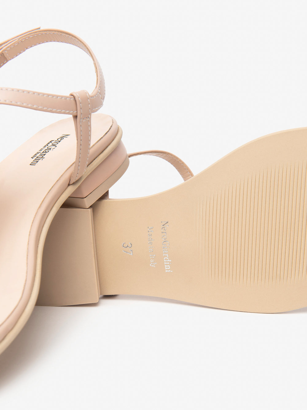 NERO GIARDINI Sandali infradito Donna - Beige modello E513271D