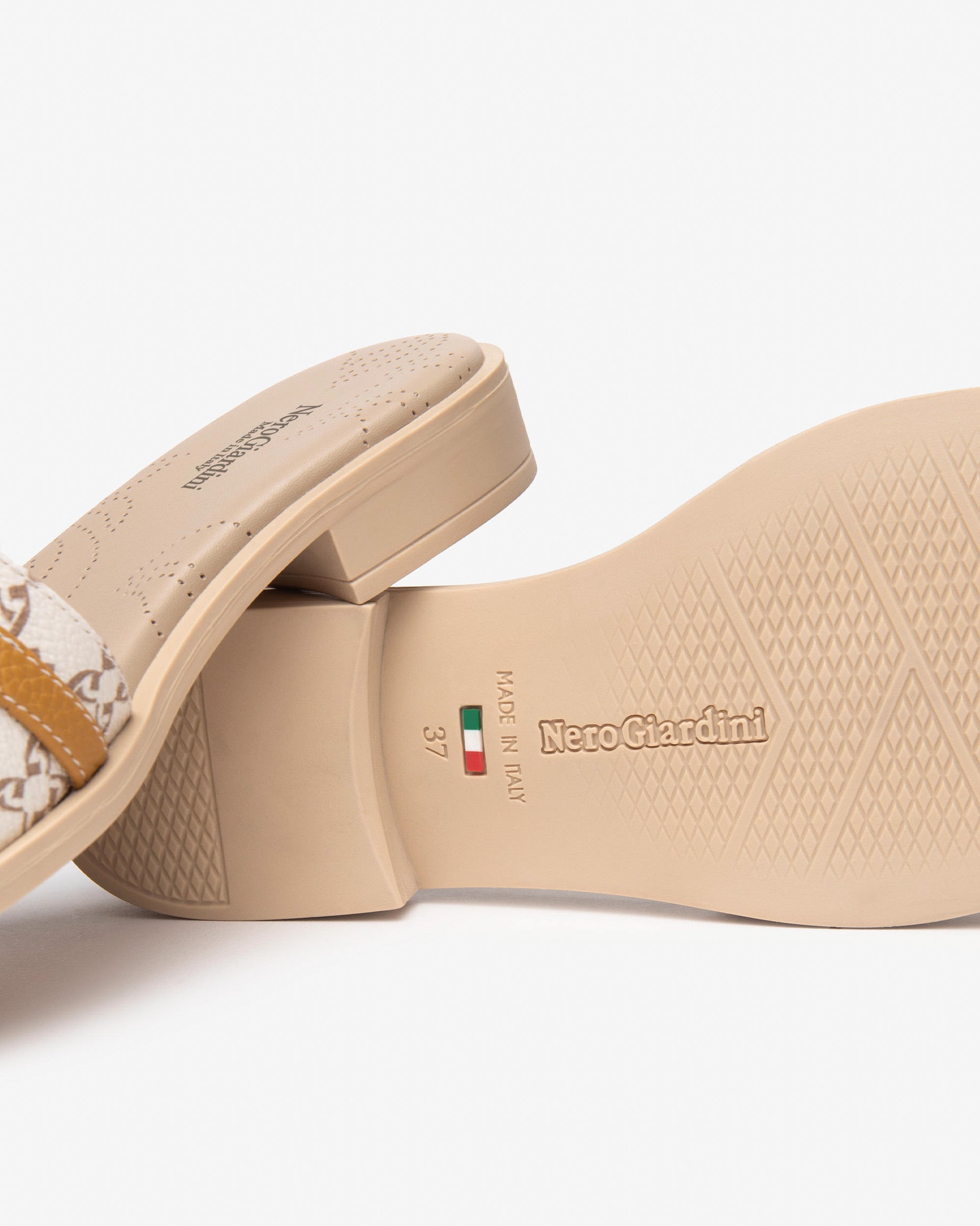 NERO GIARDINI Sandali Donna - Beige modello E513424D
