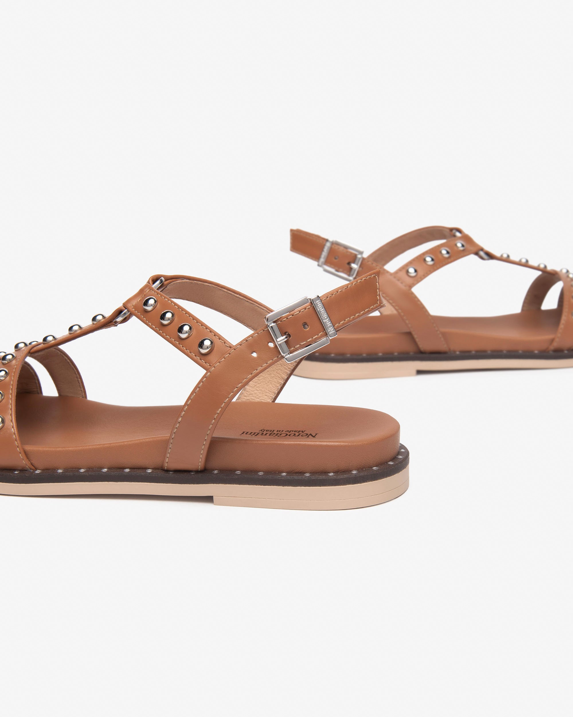 NERO GIARDINI Sandali con borchie Donna - Cuoio modello E513480D