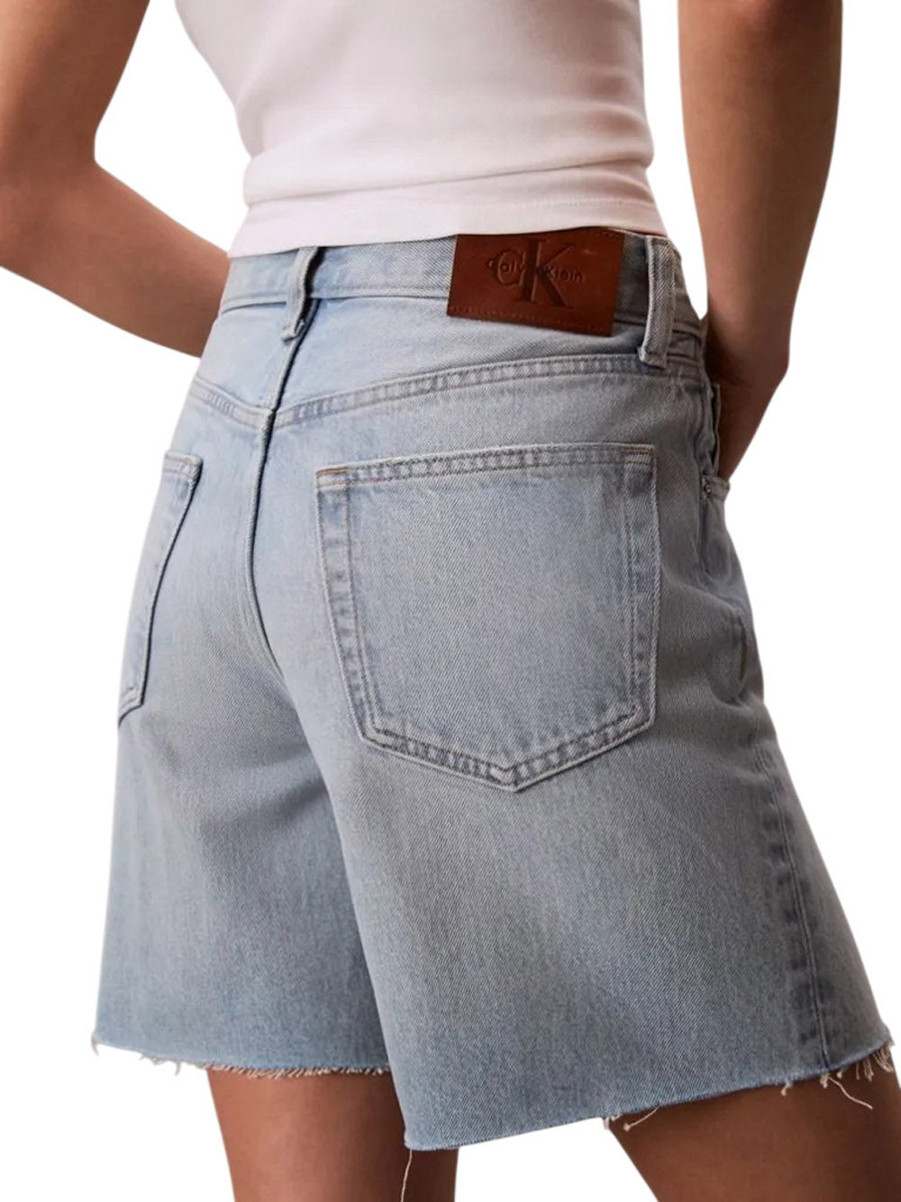 CALVIN KLEIN Shorts Donna - Washed Luther modello LV047F773GXHL