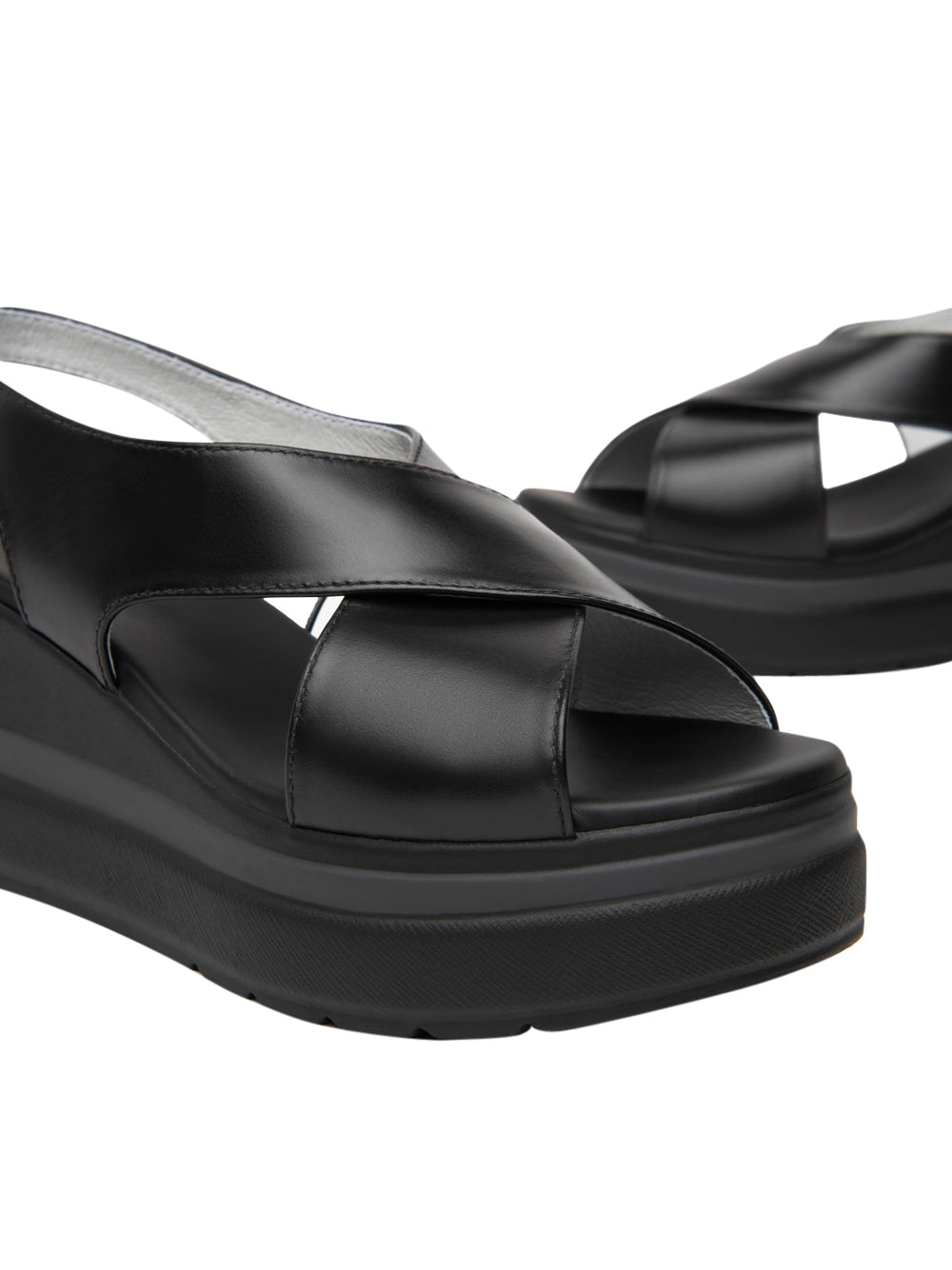 NERO GIARDINI Sandali con zeppa Donna - Nero modello E513515D