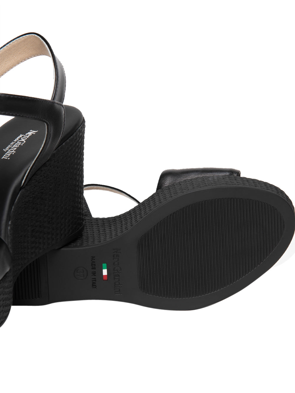 NERO GIARDINI Sandali con zeppa Donna - Nero modello E615980D