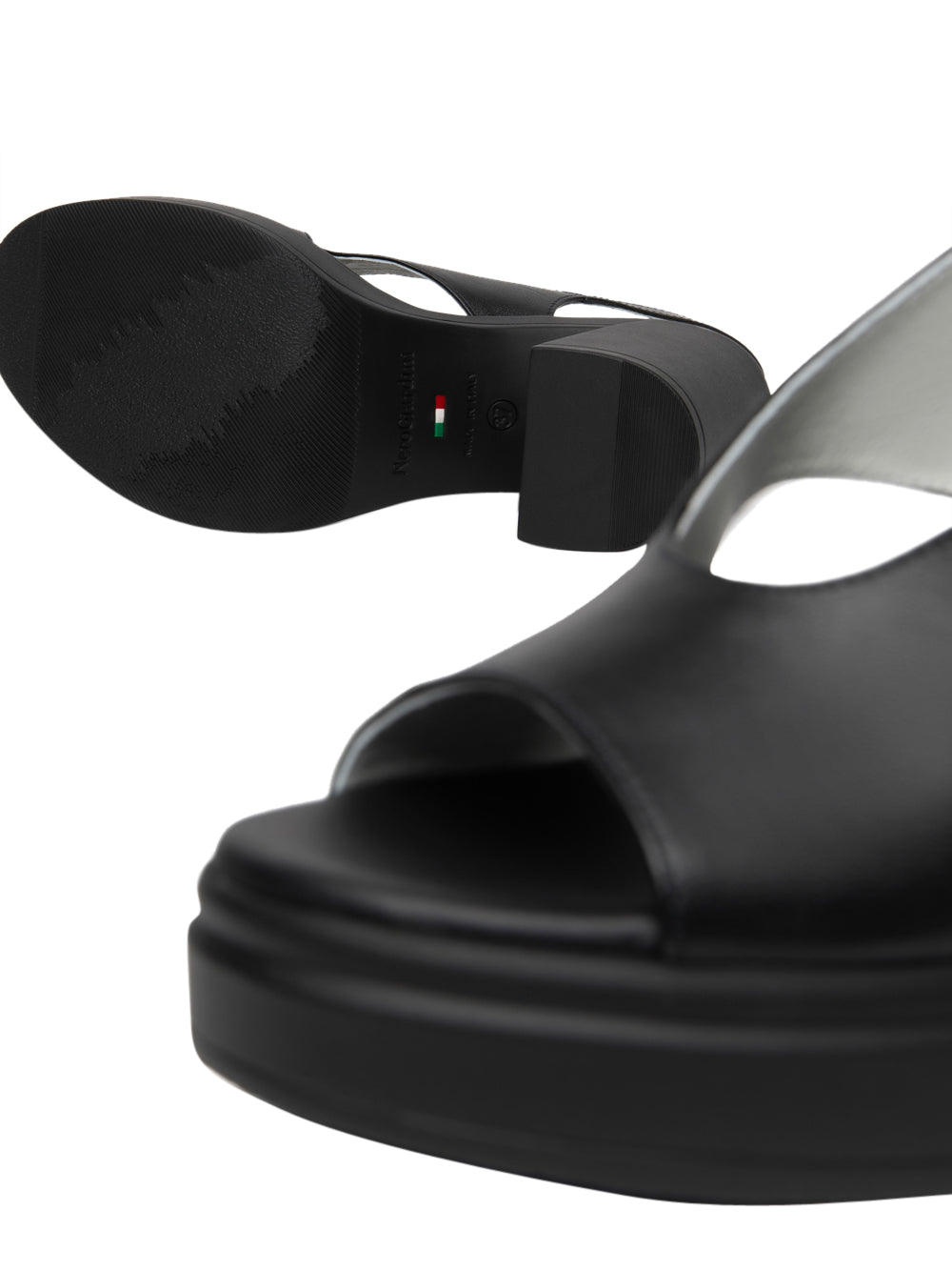 NERO GIARDINI Sandali con tacco Donna - Nero modello E616082D