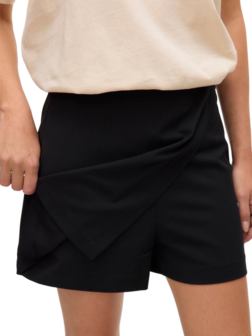 VERO MODA Shorts Donna - Nero modello 10332054